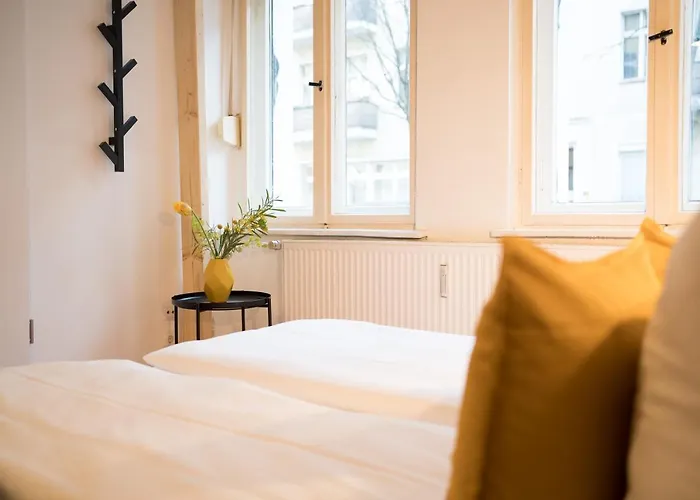 Cosy Box For 4 At Boxhagener Platz
